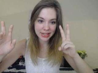 lizrose90 enjoys having one dick in her ass and the other one in her mouth.